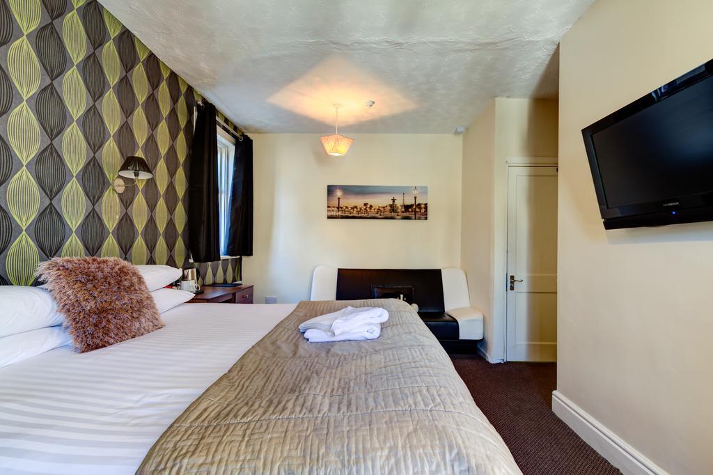 The New Osborne Hotel Blackpool Room photo